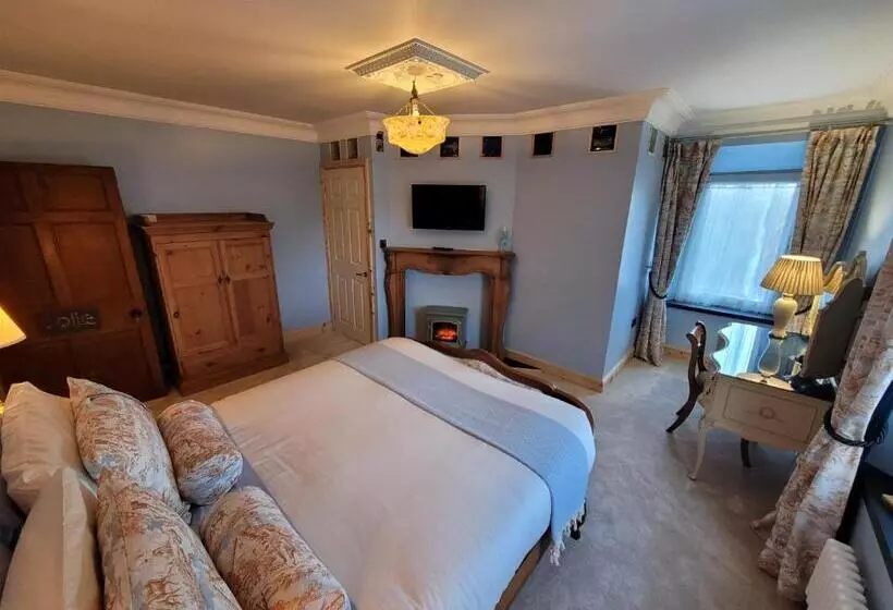 Hideaway Escapes, Farmhouse B&b & Holiday Home, Ideal Family Stay Or Romantic Break, Friendly Animal