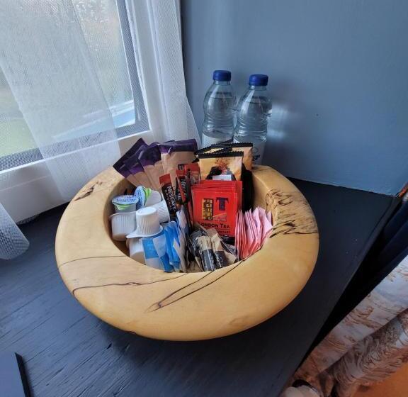 Hideaway Escapes, Farmhouse B&b & Holiday Home, Ideal Family Stay Or Romantic Break, Friendly Animal