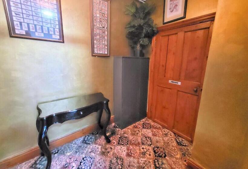 Hideaway Escapes, Farmhouse B&b & Holiday Home, Ideal Family Stay Or Romantic Break, Friendly Animal