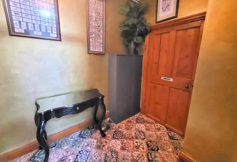 Hideaway Escapes, Farmhouse B&b & Holiday Home, Ideal Family Stay Or Romantic Break, Friendly Animal