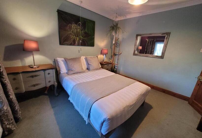 Hideaway Escapes, Farmhouse B&b & Holiday Home, Ideal Family Stay Or Romantic Break, Friendly Animal