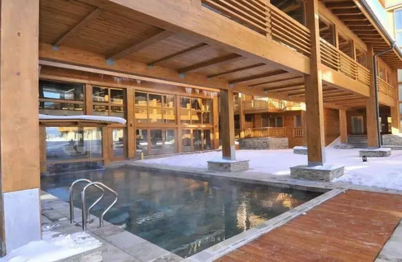 リゾートホテル Pirin Golf Hotel Private Studios