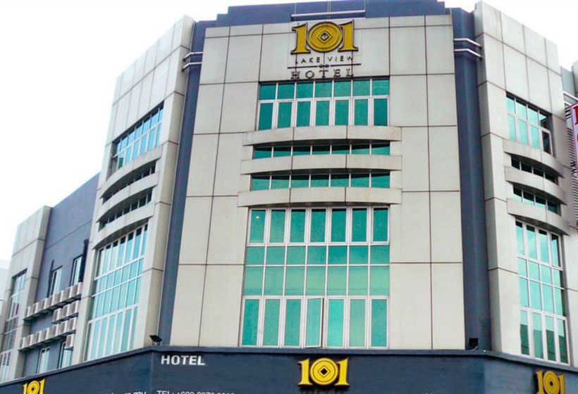 101 Lake View Hotel