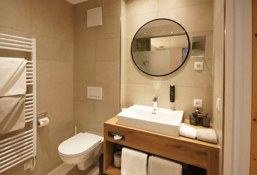 Die Arlbergerin Limitless Escapes