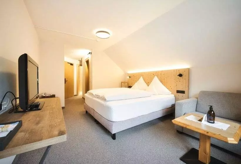 Die Arlbergerin Limitless Escapes