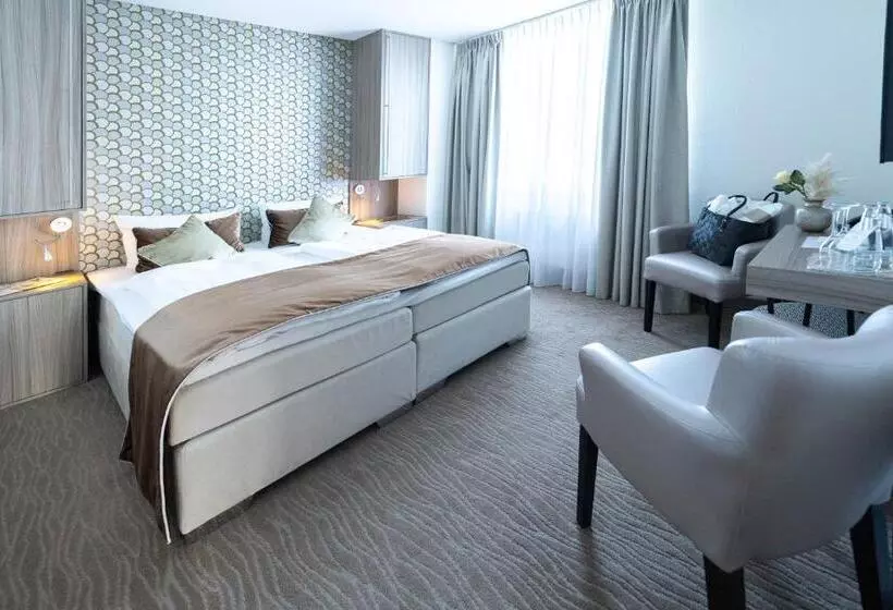 Отель Bernstein Salzlandcenter