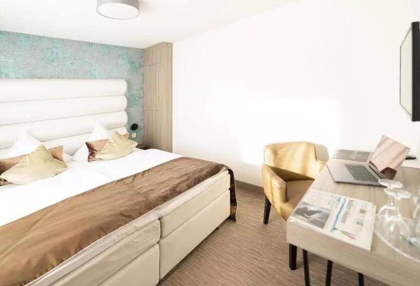 Отель Bernstein Salzlandcenter