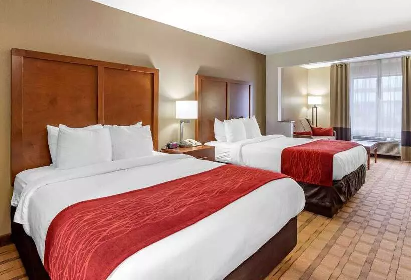 בית מלון כפרי Comfort Inn & Suites Cedar Rapids North Collins Road