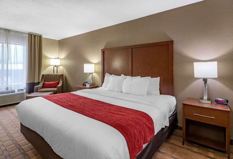 فندق Comfort Inn & Suites Cedar Rapids North  Collins Road