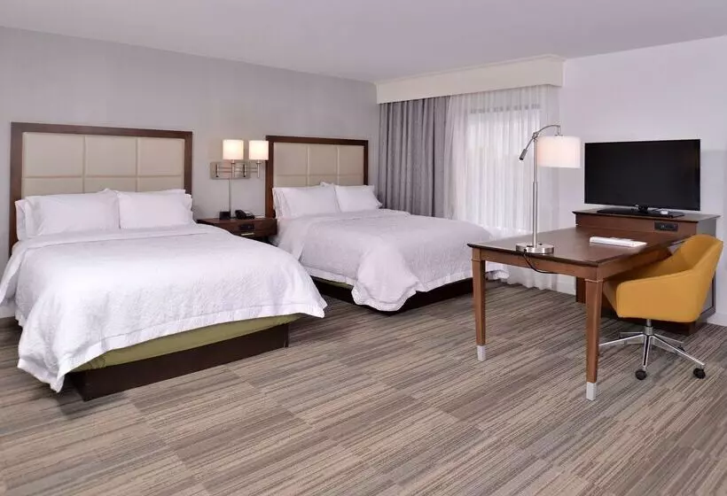 هتل Hampton Inn & Suites Ann Arbor West