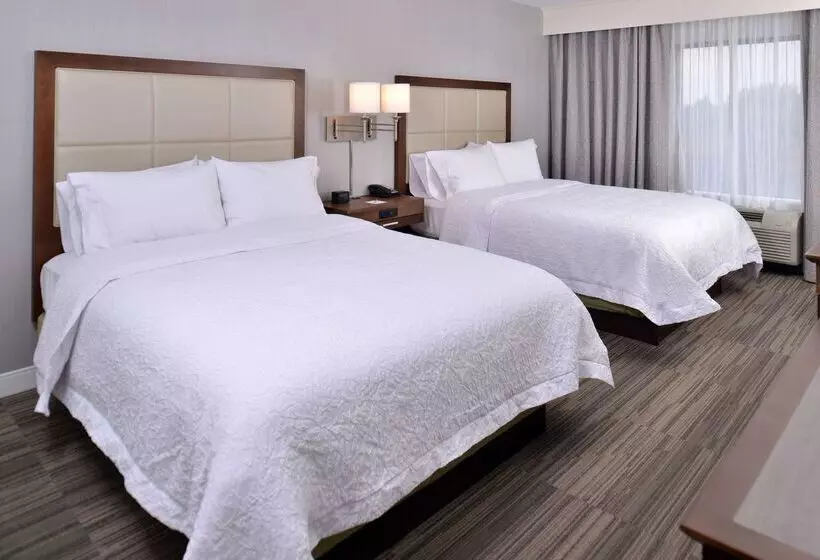 هتل Hampton Inn & Suites Ann Arbor West