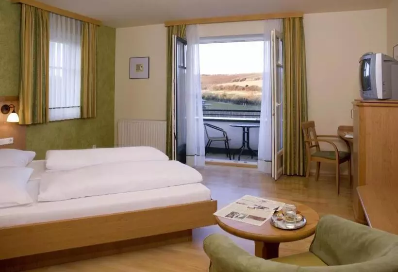 ホテル Neustifter