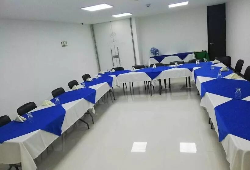 Hotelli Santafe Real