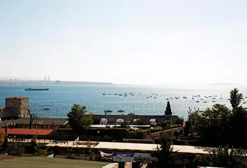 Spinel Hotel   Old City