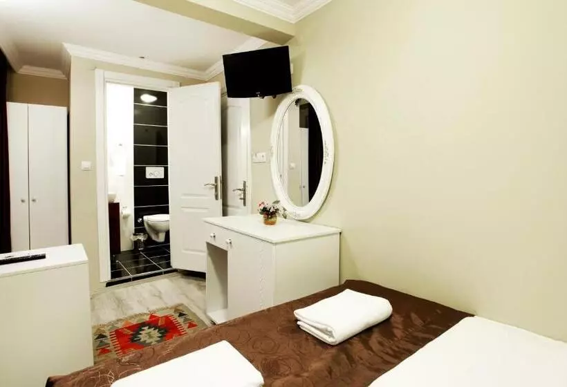 Spinel Hotel   Old City