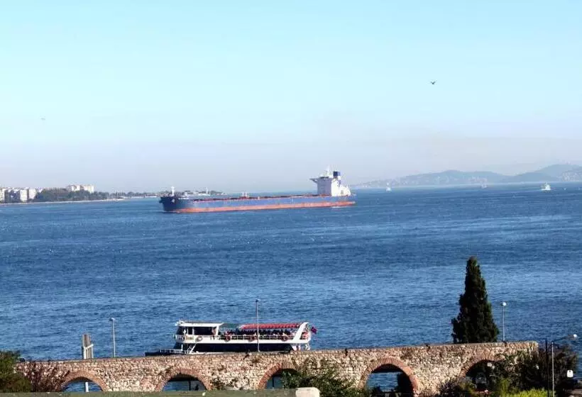 Spinel Hotel   Old City