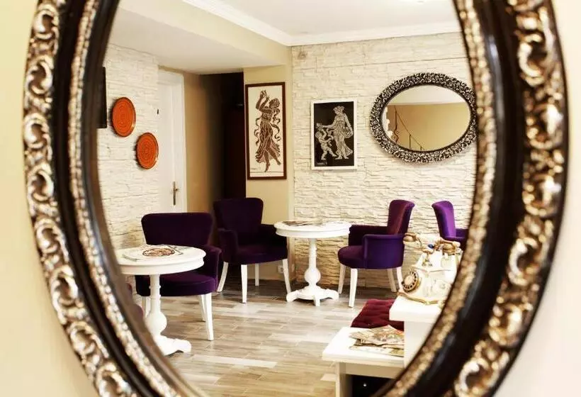 Spinel Hotel   Old City