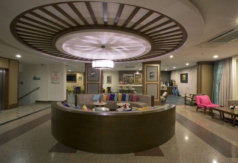 Insula Resort & Spa   All Inclusive