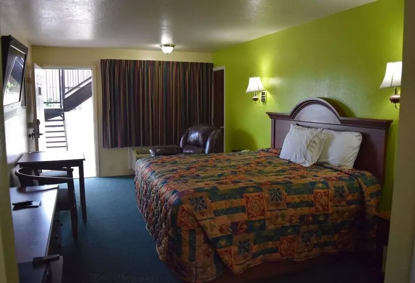 モーテル Claremore Motor Inn