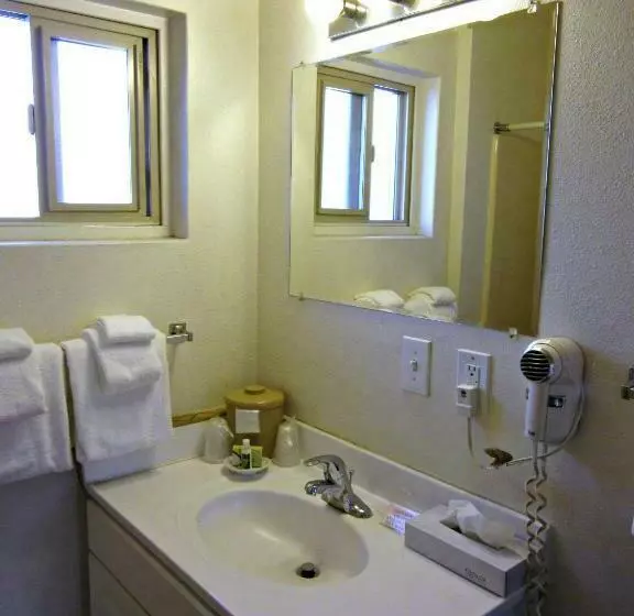 모텔 Wild Rivers Motorlodge