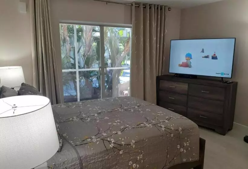 Курорт Turtle Crawl Inn Longboat Key