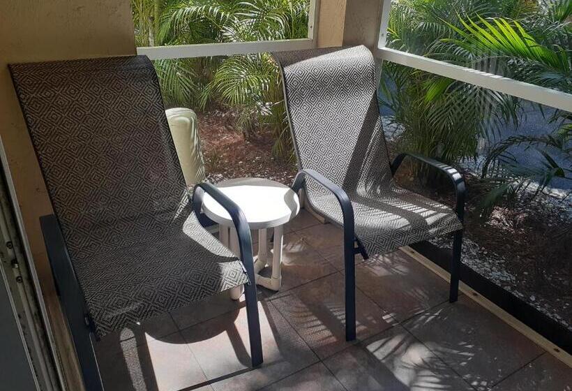 리조트 Turtle Crawl Inn Longboat Key