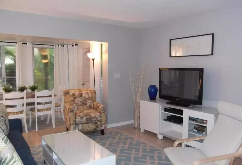 Курорт Turtle Crawl Inn Longboat Key