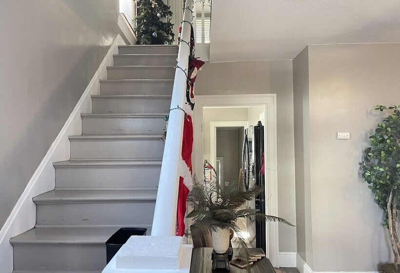 مبيت وإفطار Blues House