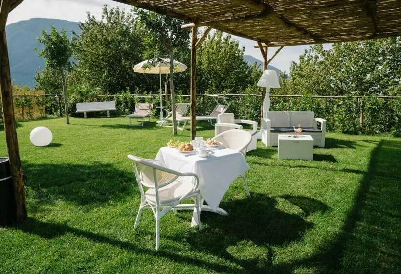 Hotelli Agriturismo Tenuta Don Carlo