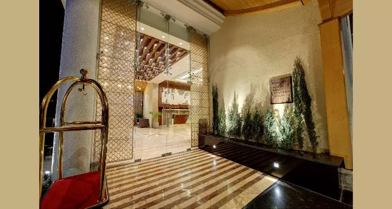 ホテル Best Western Plus Revanta Mcleod Ganj
