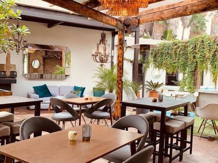 בית מלון כפרי Mina Suites