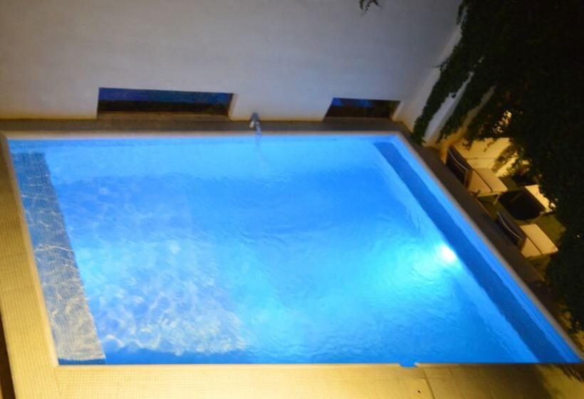 בית מלון כפרי Mina Suites