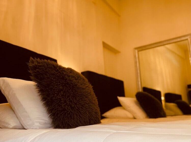 בית מלון כפרי Mina Suites