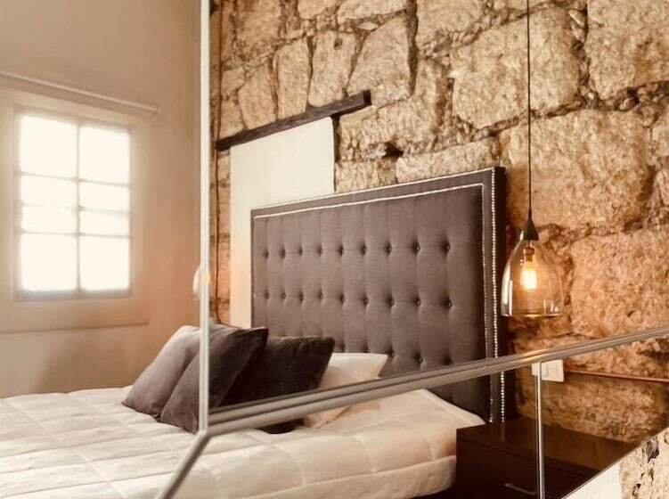 בית מלון כפרי Mina Suites