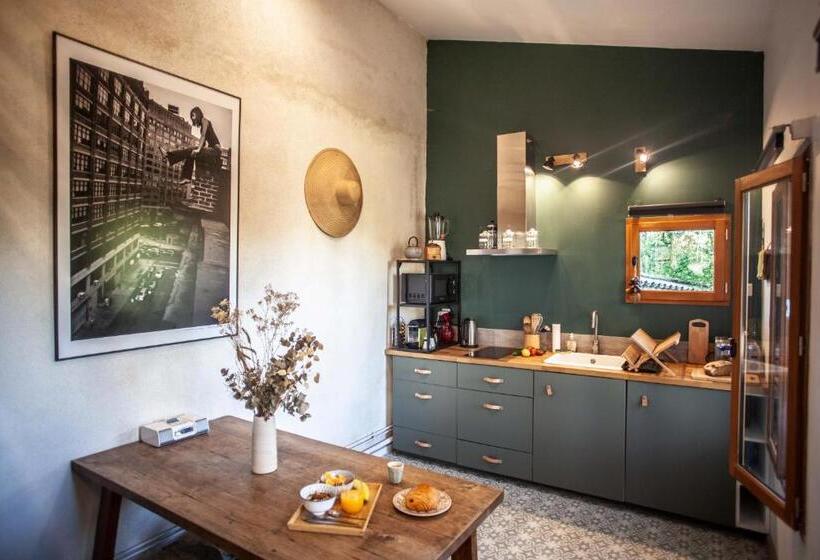 Nocleg ze śniadaniem Lyonest Chambre D Hôtes