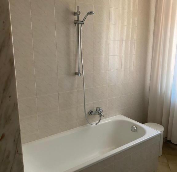 ホテル Albergo Leon D Oro