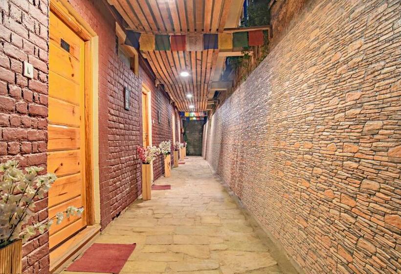 Hotel Echor   Yak And Yeti Ranikhet