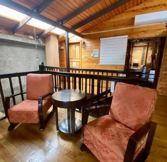 ホテル Hostal Caulle