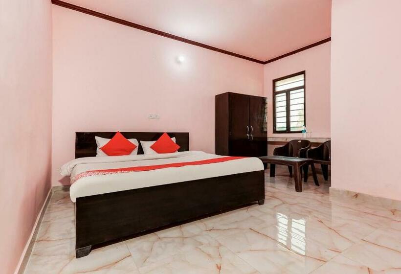 Hotel Spot On 84027 Balaji Hostel