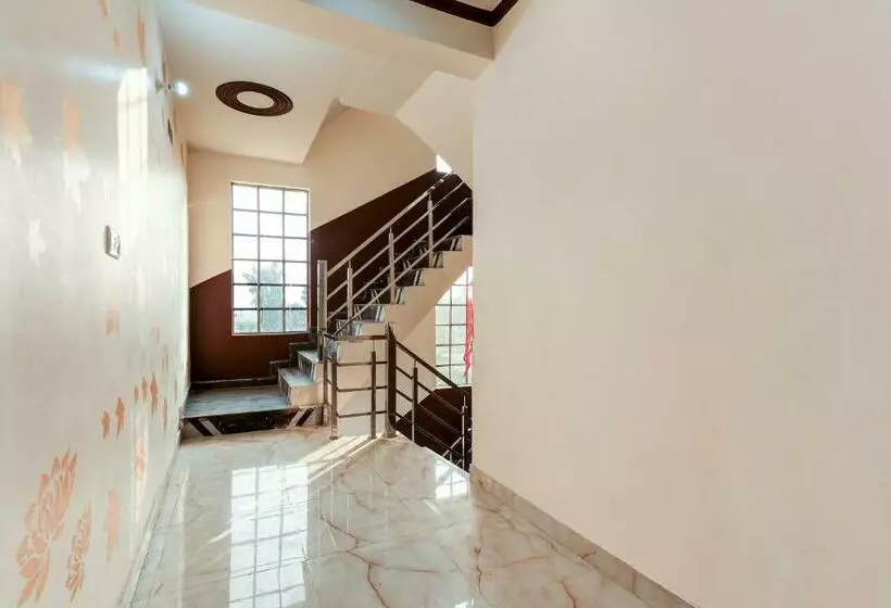 ホテル Spot On 84027 Balaji Hostel