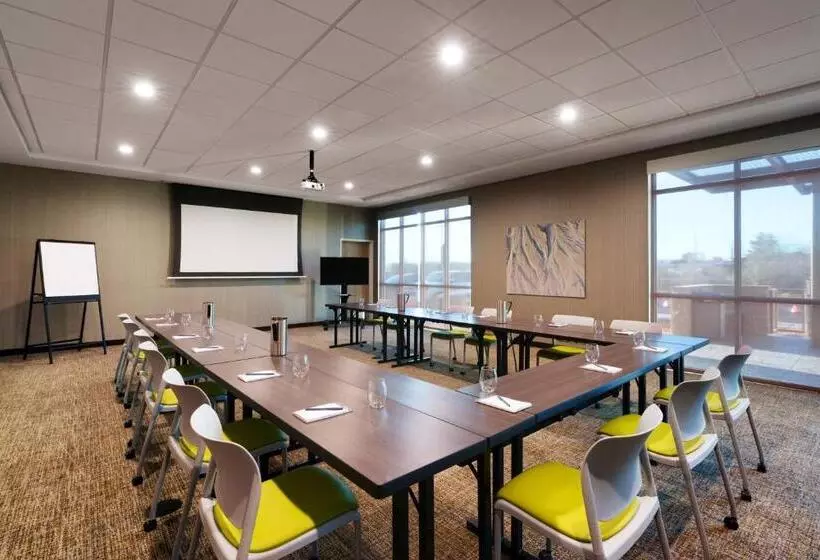 ホテル Springhill Suites By Marriott Cottonwood