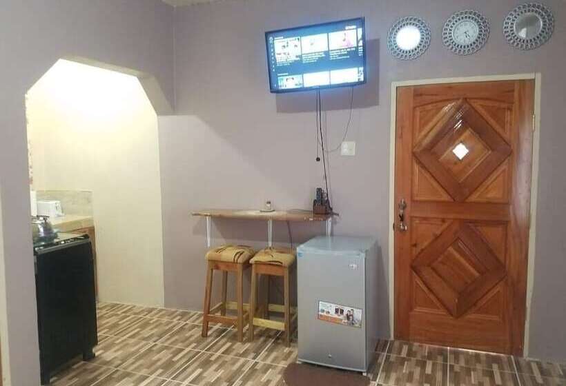 پانسیون Mesmerize Guest House