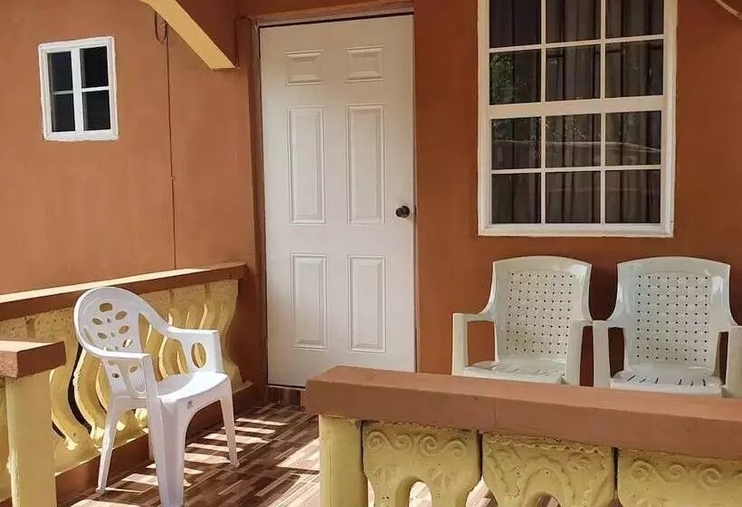 پانسیون Mesmerize Guest House