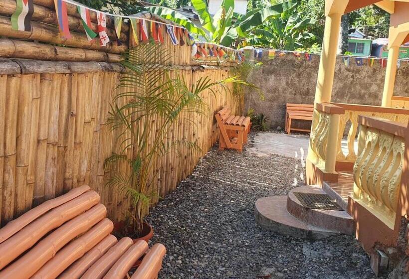 پانسیون Mesmerize Guest House