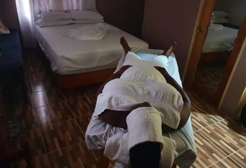 پانسیون Mesmerize Guest House