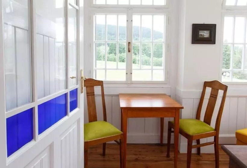 ペンション Parkhotel Vrbno