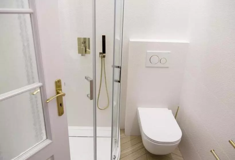 ペンション Parkhotel Vrbno