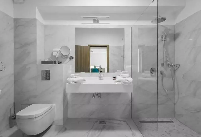 Aparthotel Pietroasa