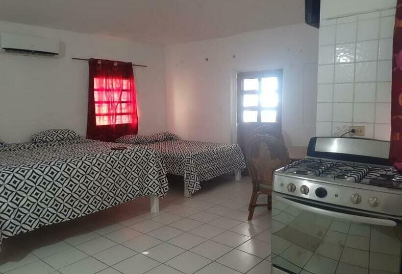 تختخواب و صبحانه Calinago Friendly Family Sxm