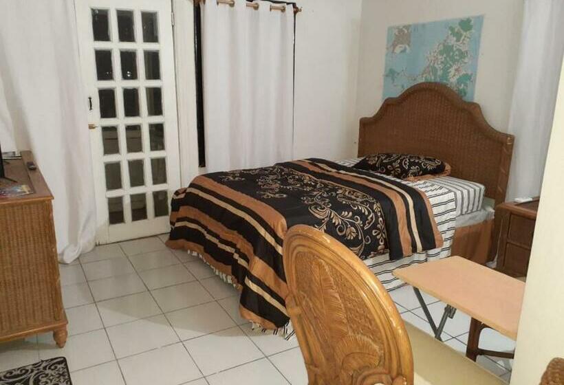 تختخواب و صبحانه Calinago Friendly Family Sxm